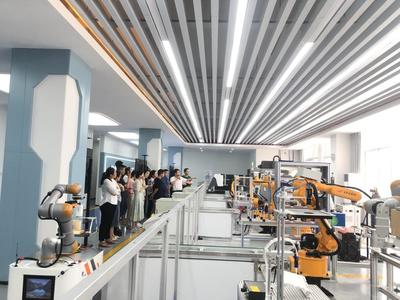 學校圓滿完成智能制造創新工廠系統集成與應用師資班培訓，助力人工智能行業應用系統集成服務人才培養
